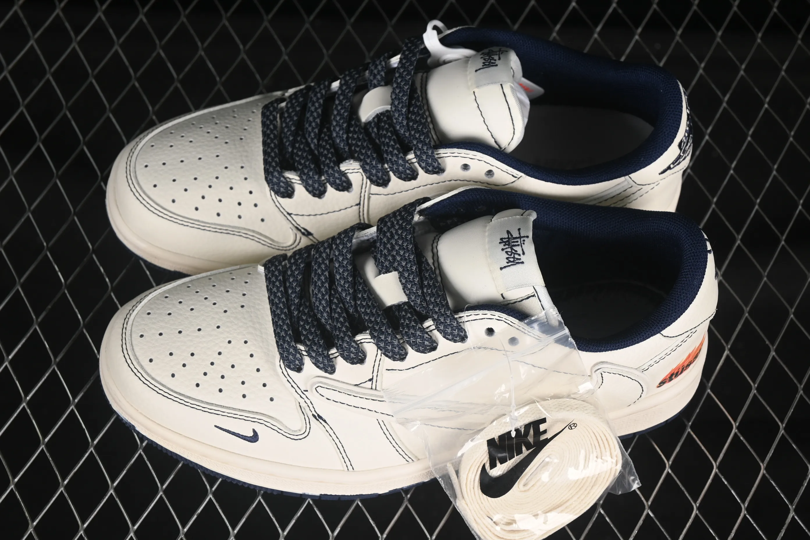 All categories Air Jordan Jordan series basketball shoes Air Jordan 1 Low High-end customized low-top sneakers Travis Scott x Fragment Design x Air Jordan 1 Low OG SP AJ1 Stussi co-branded Gray line flame low-top cultural casual sneakers ZH2598-230